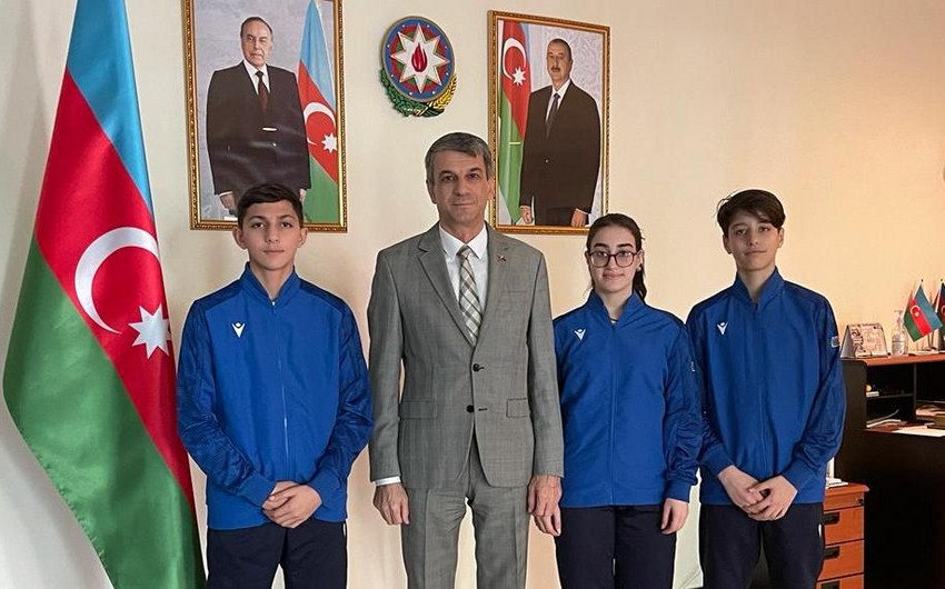 Malayziyada badminton idman növünün sirlərini öyrənən yeniyetmələrimizlə görüş keçirilib